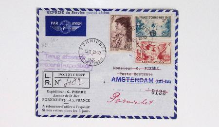 64 plis majorité par avion de divers pays, Italie bien représentée dont Italie n°77 OBL cachet violet