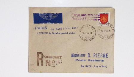 64 plis majorité par avion de divers pays, Italie bien représentée dont Italie n°77 OBL cachet violet