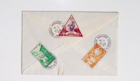64 plis majorité par avion de divers pays, Italie bien représentée dont Italie n°77 OBL cachet violet