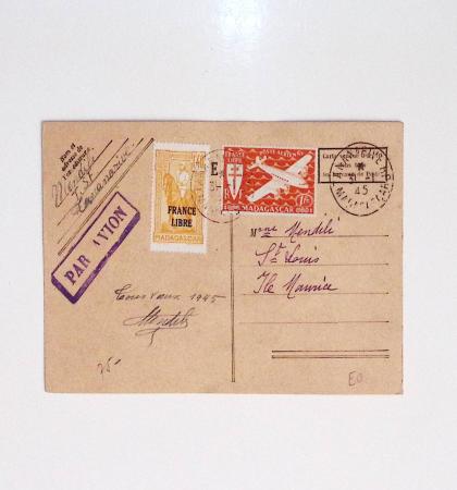 64 plis majorité par avion de divers pays, Italie bien représentée dont Italie n°77 OBL cachet violet