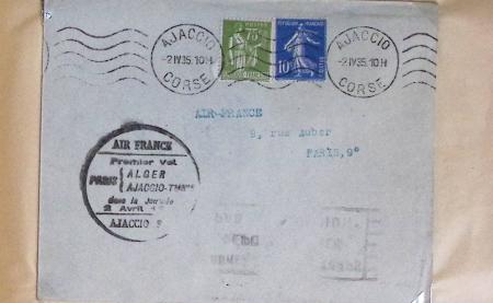 51 premiers vols de France dans un album souple bleu ancien 1935 - 1940 dont 4 Daguins "100ème traversée aérienne de l'Atlantique Sud" (1936)
