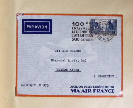51 premiers vols de France dans un album souple bleu ancien 1935 - 1940 dont 4 Daguins "100ème traversée aérienne de l'Atlantique Sud" (1936)