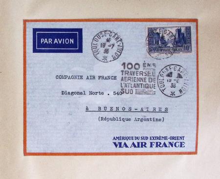 51 premiers vols de France dans un album souple bleu ancien 1935 - 1940 dont 4 Daguins "100ème traversée aérienne de l'Atlantique Sud" (1936)