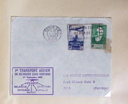 51 premiers vols de France dans un album souple bleu ancien 1935 - 1940 dont 4 Daguins "100ème traversée aérienne de l'Atlantique Sud" (1936)