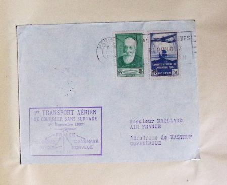 51 premiers vols de France dans un album souple bleu ancien 1935 - 1940 dont 4 Daguins "100ème traversée aérienne de l'Atlantique Sud" (1936)