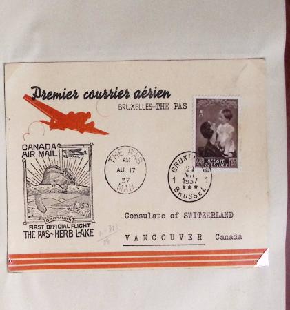 45 premiers vols de Belgique (1930 - 1938) dans un album souple brun ancien