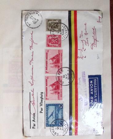 45 premiers vols de Belgique (1930 - 1938) dans un album souple brun ancien
