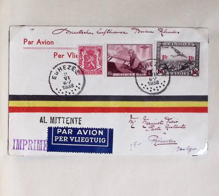 45 premiers vols de Belgique (1930 - 1938) dans un album souple brun ancien