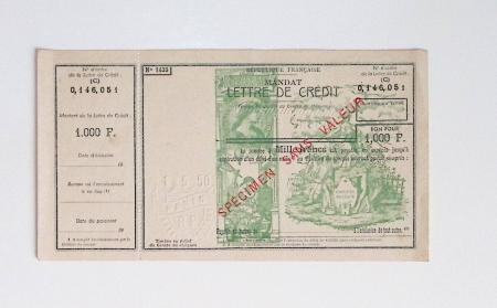 Bon lot de 86 plis ou devants de lettre avec timbres des cours d'instruction et timbres fictifs dont mandats-poste et mandats-cartes AFF Semeuses