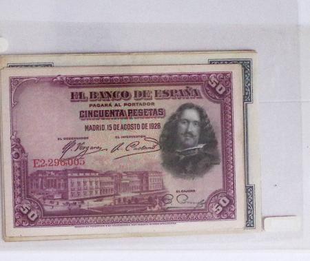 Classeur rouge contenant 93 lettres de la guerre d'Espagne provenant d'une collection primée en expo nationale dont censures et vignettes patriotiques