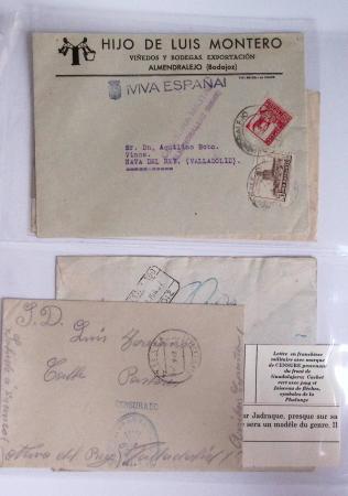 Classeur rouge contenant 93 lettres de la guerre d'Espagne provenant d'une collection primée en expo nationale dont censures et vignettes patriotiques