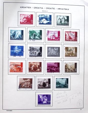 1942-2023 Mint collection in three Lighthouse albums
