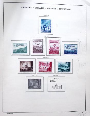 1942-2023 Mint collection in three Lighthouse albums