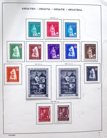 1942-2023 Mint collection in three Lighthouse albums