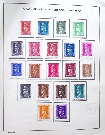 1942-2023 Mint collection in three Lighthouse albums