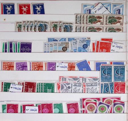 1950-2006env. Stock de neuf en cinq classeurs et une