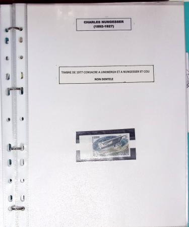 Nungesser et Coli. Collection de 50 documents dans une chemise plastique bleu clair dont 4 cartes postales d'époque, n°1523 épreuve de luxe,...