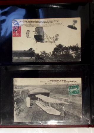 Album compact Safe brun contenant 92 cartes postales anciennes d'aviation et 14 vignettes, nombreux meetings dont porte-timbre Rouen aviation 1910,...
