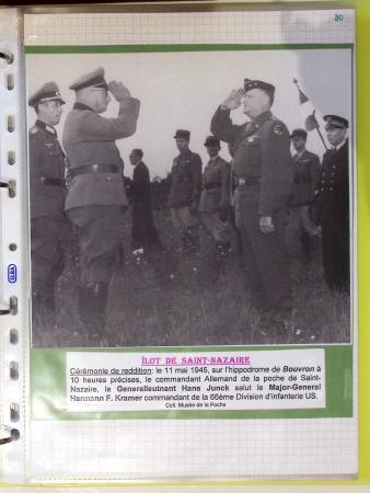 Classeur souple plastique jaune contenant 33 lettres de la Poche de Saint Nazaire avec AFF variés type Pétain, certains avec surcharge "taxe perçue"