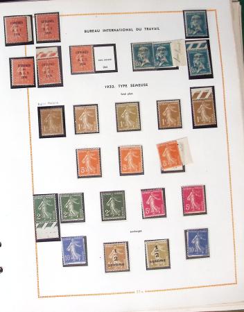 1900- 1959, Deux albums avec des timbres neufs et oblitérés