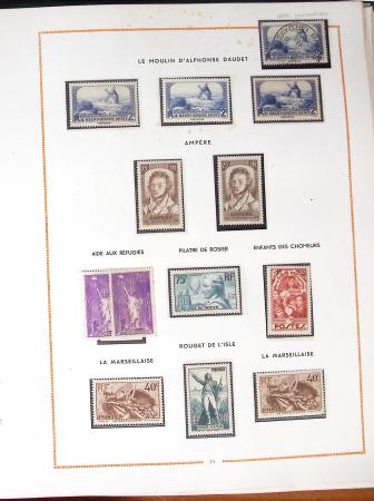1900- 1959, Deux albums avec des timbres neufs et oblitérés