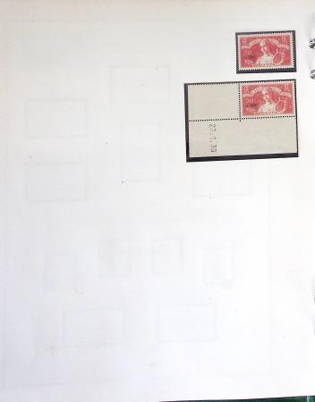 1900- 1959, Deux albums avec des timbres neufs et oblitérés