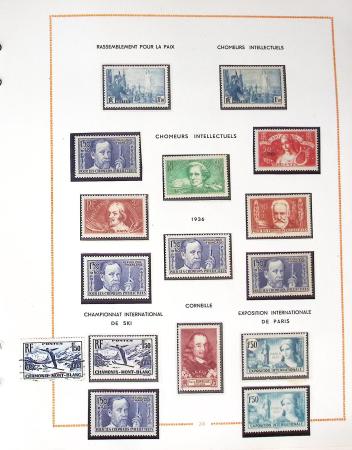 1900- 1959, Deux albums avec des timbres neufs et oblitérés