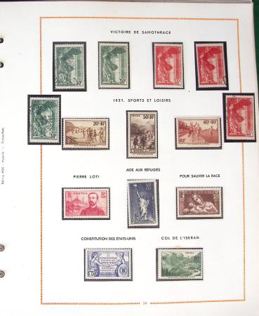 1900- 1959, Deux albums avec des timbres neufs et oblitérés