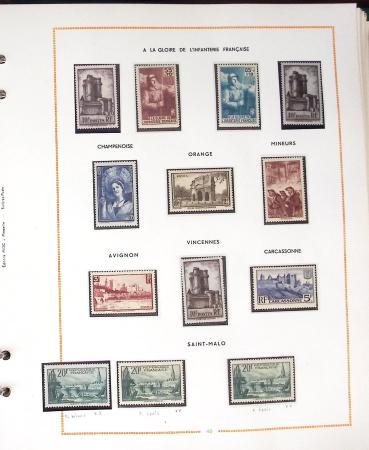 1900- 1959, Deux albums avec des timbres neufs et oblitérés