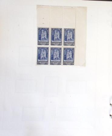 1900- 1959, Deux albums avec des timbres neufs et oblitérés