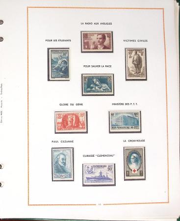 1900- 1959, Deux albums avec des timbres neufs et oblitérés