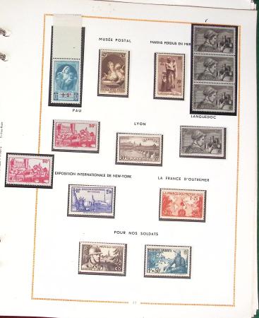 1900- 1959, Deux albums avec des timbres neufs et oblitérés