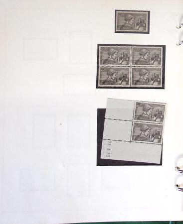 1900- 1959, Deux albums avec des timbres neufs et oblitérés
