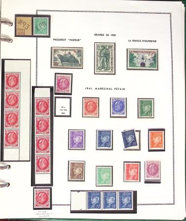 1900- 1959, Deux albums avec des timbres neufs et oblitérés