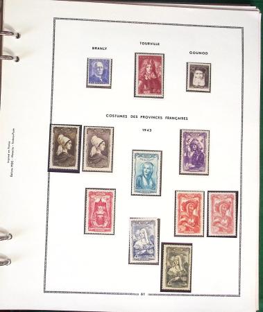 1900- 1959, Deux albums avec des timbres neufs et oblitérés