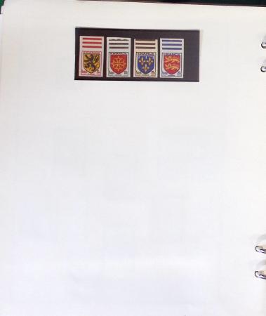 1900- 1959, Deux albums avec des timbres neufs et oblitérés