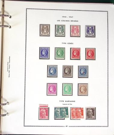 1900- 1959, Deux albums avec des timbres neufs et oblitérés