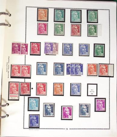 1900- 1959, Deux albums avec des timbres neufs et oblitérés