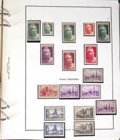 1900- 1959, Deux albums avec des timbres neufs et oblitérés