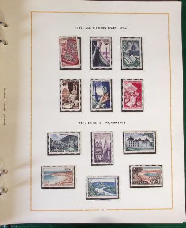 1900- 1959, Deux albums avec des timbres neufs et oblitérés