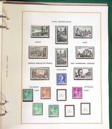 1900- 1959, Deux albums avec des timbres neufs et oblitérés