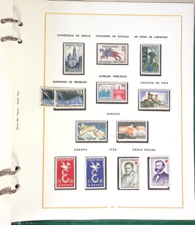 1900- 1959, Deux albums avec des timbres neufs et oblitérés
