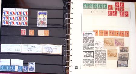 1900- 1959, Deux albums avec des timbres neufs et oblitérés
