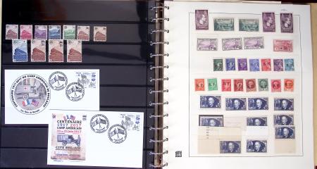 1900- 1959, Deux albums avec des timbres neufs et oblitérés