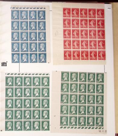 1900- 1959, Deux albums avec des timbres neufs et oblitérés