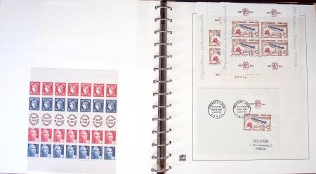 1900- 1959, Deux albums avec des timbres neufs et oblitérés