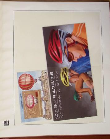 1900- 1959, Deux albums avec des timbres neufs et oblitérés