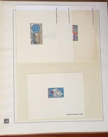 1900- 1959, Deux albums avec des timbres neufs et oblitérés