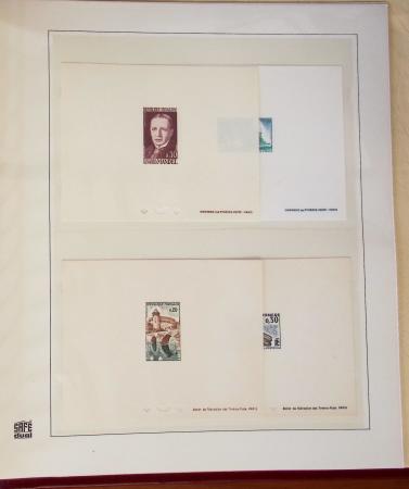 1900- 1959, Deux albums avec des timbres neufs et oblitérés
