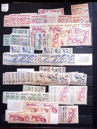 1910-1960 env. Grande quantité de timbres neufs rangés